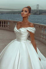 Off-the-Shoulder Ball Gown Wedding Dress Ivory Satin Bridal Wear