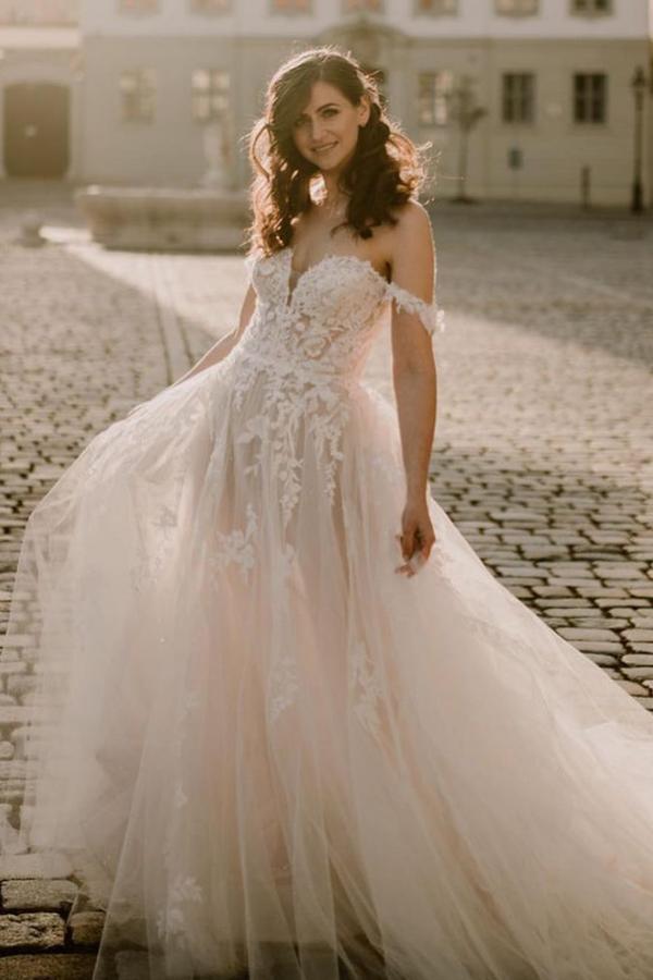 Off-the-Shoulder Beach Wedding Dress Tulle With Appliques