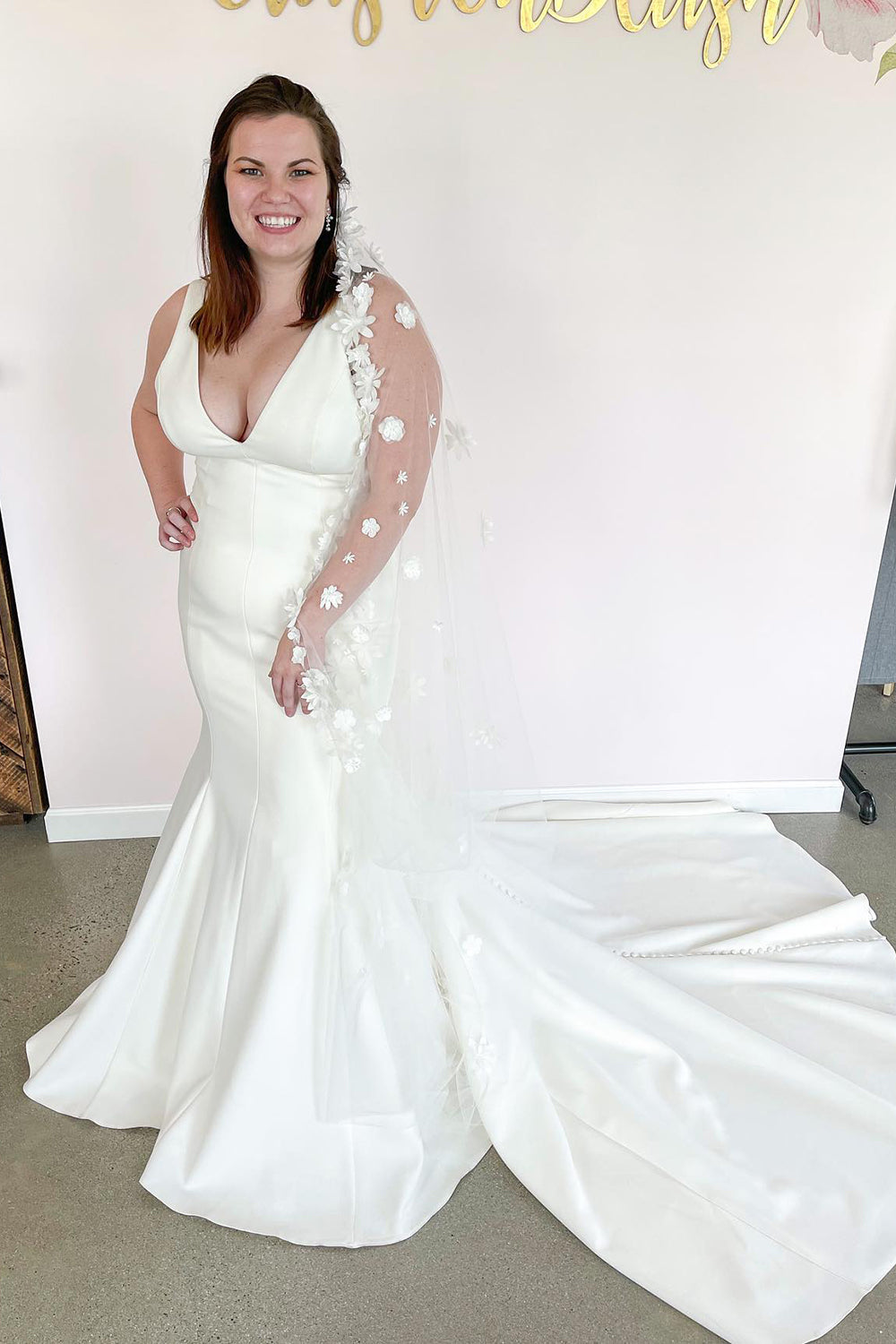 Plus Size Wedding Dress Satin V-Neck Mermaid