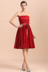 Pretty Strapless Red Lace Bridesmaid Dresses Sleeveless Short Wedding Party Dress with Sash