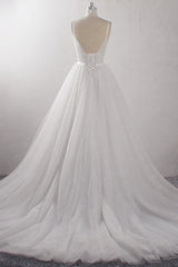 Sexy A-Line Spaghetti Straps Tulle Wedding Dress Deep-V-Neck Appliques Sleeveless Bridal Gowns Online