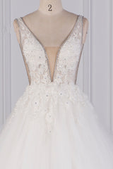 Sexy Deep-V-Neck Ball Gown Wedding Dress Sleeveless Appliques Beadings Bridal Gowns On Sale