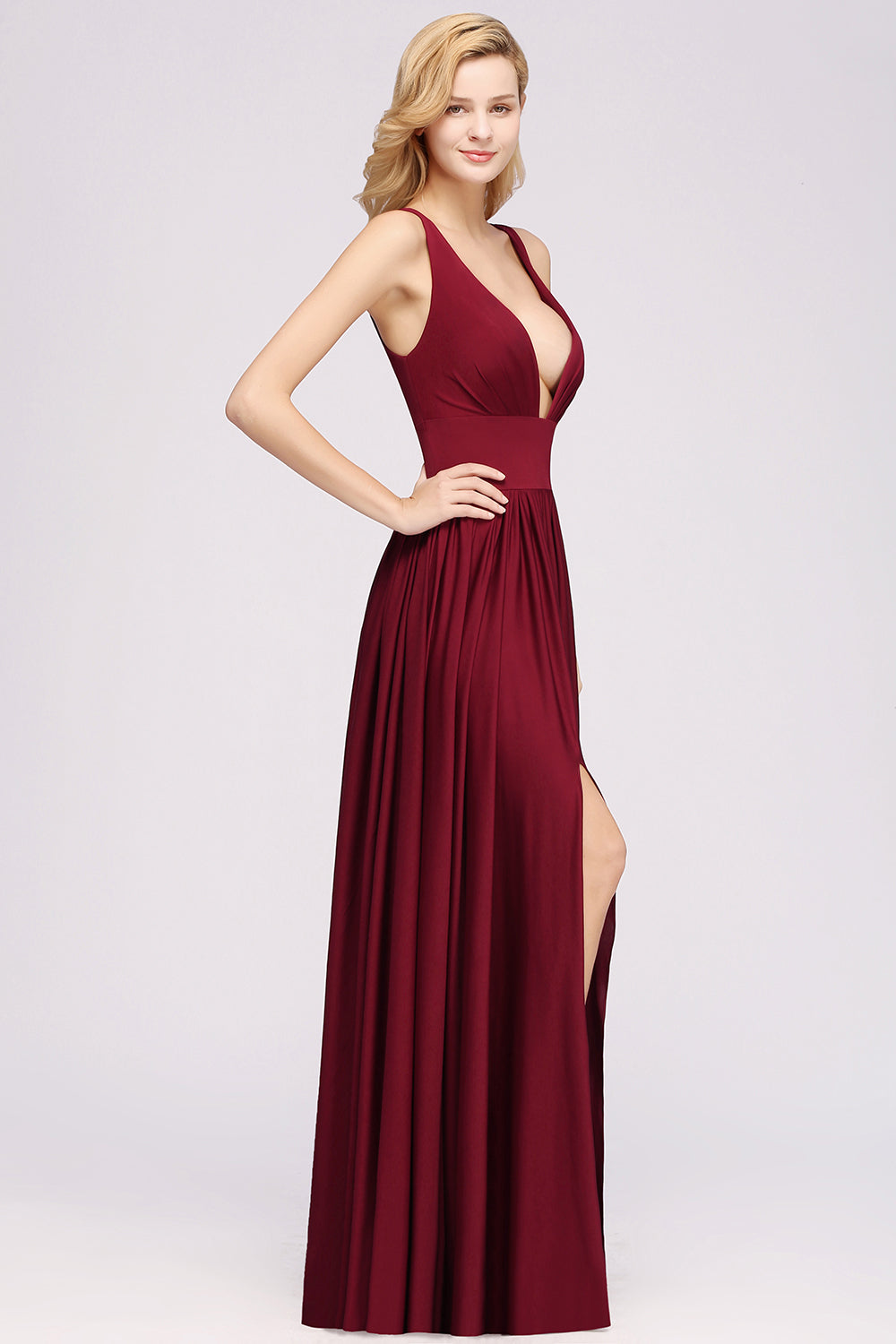 Sexy Deep V-Neck Sleeveless Bridesmaid Dress Burgundy Chiffon Wedding Party Dress