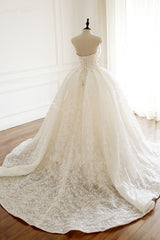 Sexy Deep-V-Neck Strapless Tulle Wedding Dress Sleeveless Lace Appiques Bridal Gowns On Sale