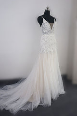 Sexy Deep-V-Neck Tulle Mermaid Wedding Dress Lace Appliques Spaghetti Straps Beadings Bridal Gowns Online