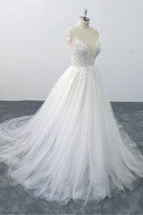 Sexy Spaghetti Straps Tulle Lace Wedding Dress V-Neck Ruffles Appliques Bridal Gowns Online