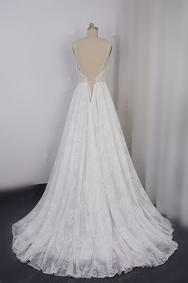 Sexy Spaghetti Straps V-neck Lace Tulle Wedding Dress Sleeveless Appliques Backless Bridal Gowns Online