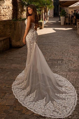 Alluring Sweetheart Sleeveless Mermaid Lace Bridal Gown