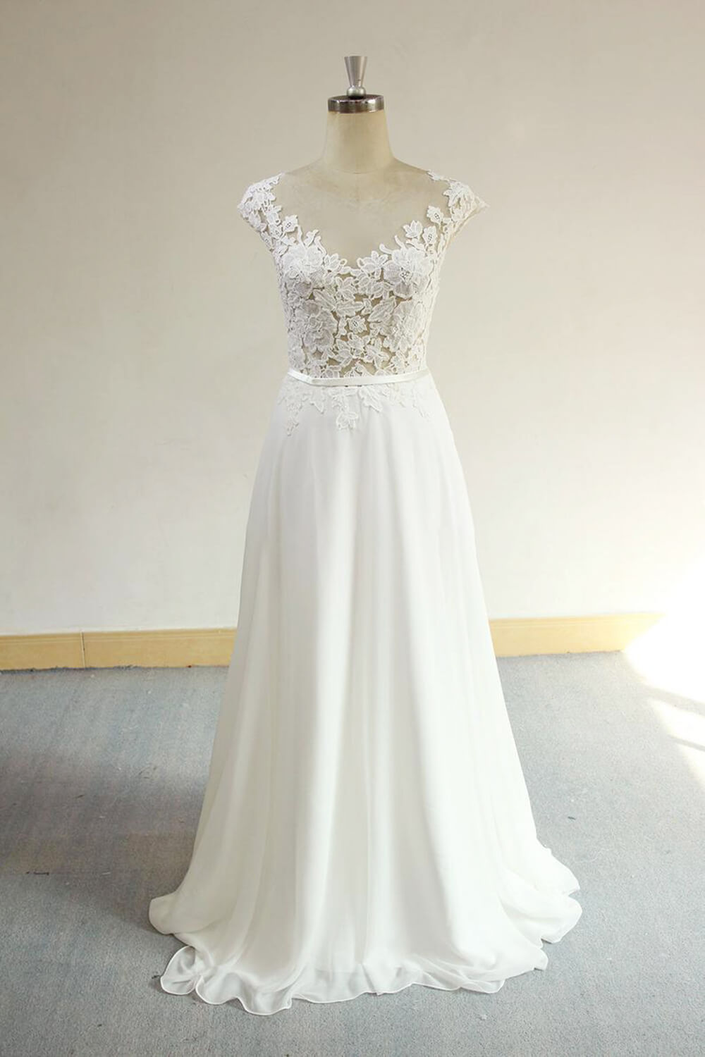 Sexy V-neck Appliques Sleeveless Wedding Dress A-line Chiffon White Bridal Gown On Sale