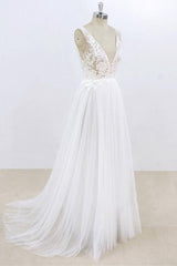 Sexy V-neck Sleeveless Straps Wedding Dresses White Tulle Ruffles Lace Bridal Gowns Online