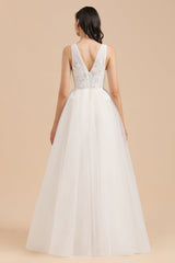 Simple Ivory V-Neck Tulle Lace Wedding Dress Appliques Garden Bridal Gowns