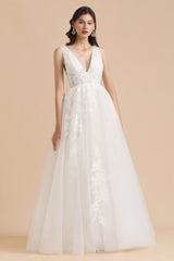 Simple Ivory V-Neck Tulle Lace Wedding Dress Appliques Garden Bridal Gowns