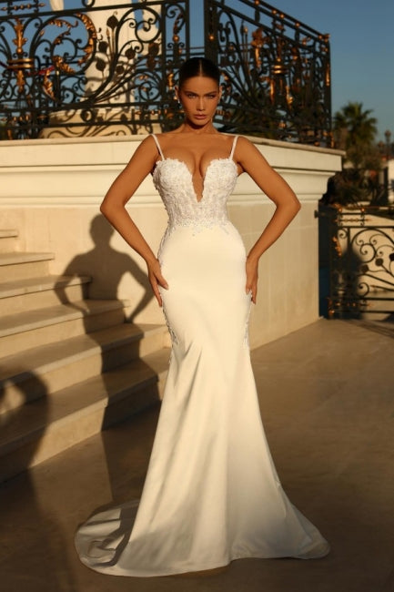 Simple Spaghetti Straps Sleeveless Mermaid Satin Wedding Dress Adorned with Lace