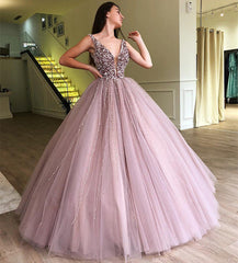 Sleeveless Ball Gown Prom Dress Tulle Evening Gowns With Appliques