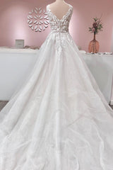 Sleeveless Lace Appliques Wedding Dress Long With V-Neck