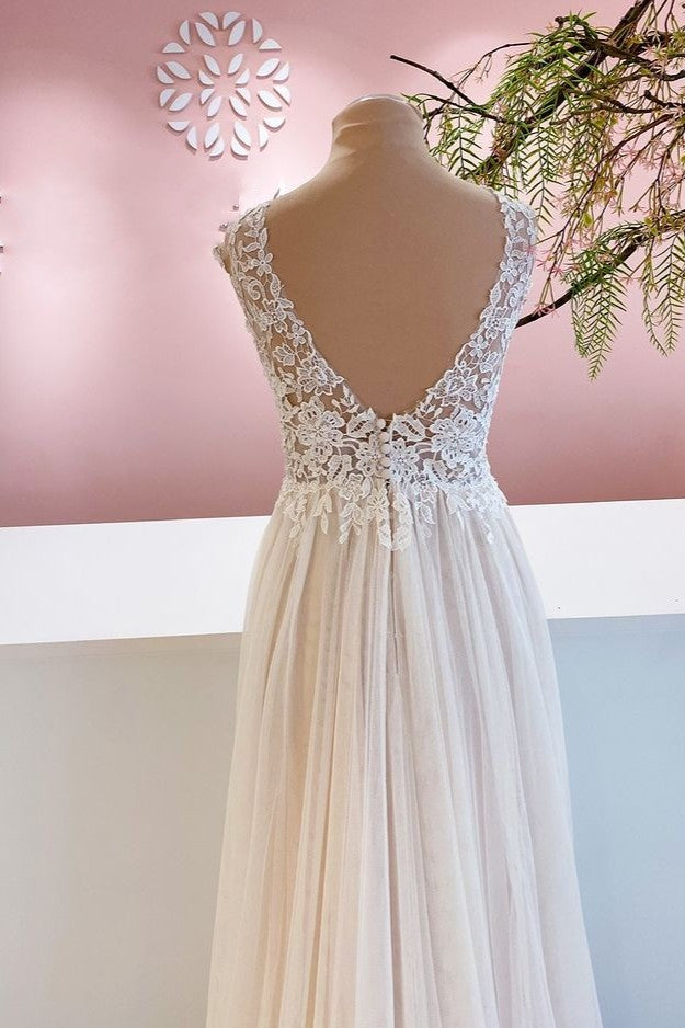 Sleeveless Long Wedding Dress Lace Appliques Tulle Bridal Gown