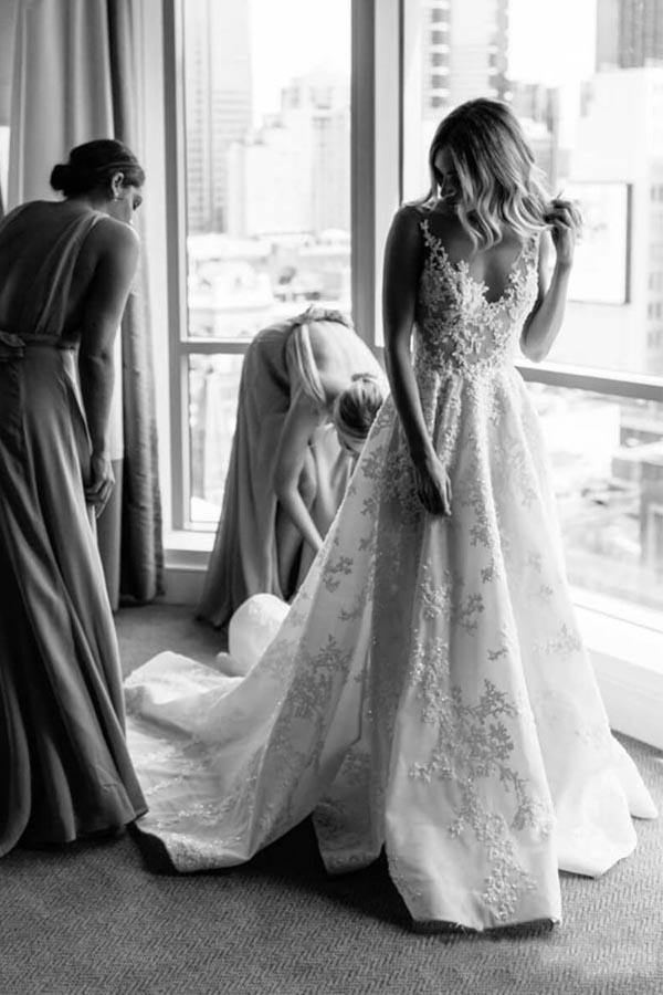 Sleeveless Long Wedding Dress With Lace Appliques