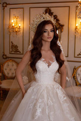 Sleeveless Princess Tulle Wedding Dress With Appliques