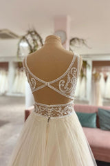 Sleeveless V-Neck Wedding Dress Lace Tulle Bridal Gowns