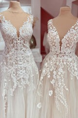 Sleeveless Wedding Dress Lace Appliques Tulle