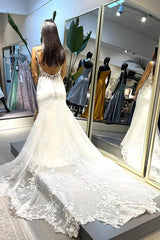 Spagetti-Straps Sleeveless Mermaid Wedding Dress Lace V-Neck