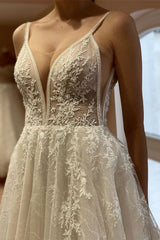 Spaghetti-Straps Bridal Dress V-Neck Sleeveless Tulle Appliques