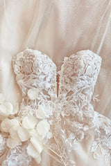 Spaghetti-Straps Lace Appliques Lace Wedding Dress Online