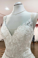 Spaghetti Straps Tulle V Neck Ruffles Backless Wedding Dresses