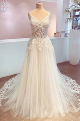 Spaghetti-Straps V-Neck Wedding Dress Lace Tulle Bridal Gowns