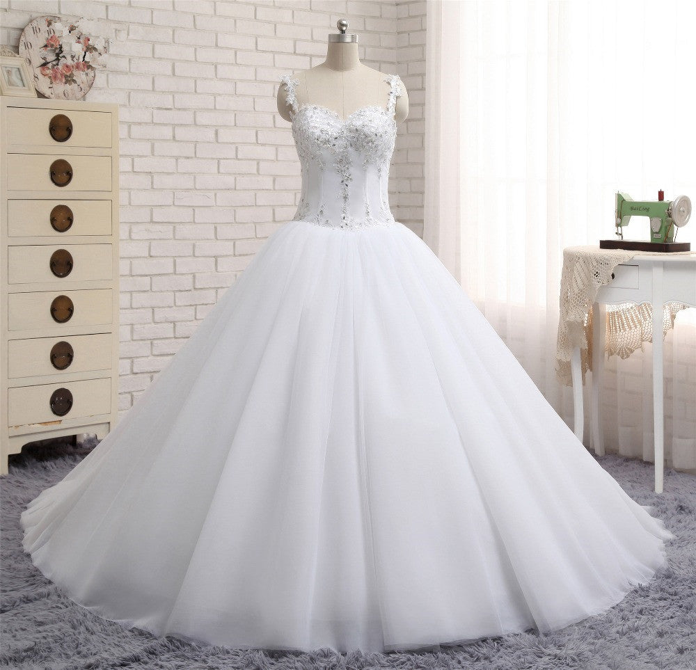 Stunning White Tulle Lace Wedding Dress Strapless Sweetheart Beadings Bridal Gowns with Appliques