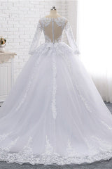 Stylish Long Sleeves Tulle Lace Wedding Dress Ball Gown V-Neck Sequins Appliques Bridal Gowns On Sale