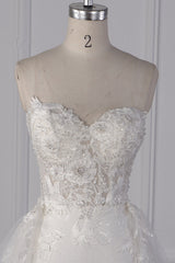 Stylish Strapless Tulle Lace Wedding Dress Sweetheart Appliques Bridal Gowns with Overskirt On Sale