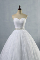 Stylish Tulle Appliques Ball Gown Wedding Dresses Sweetheart Sleeveless Bridal Gowns with Beading Sash