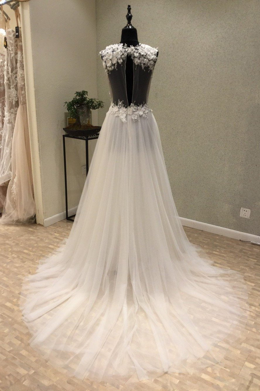 Stylish V-Neck Straps Tulle Wedding Dress Ruffles Appliques Bridal Gowns with Flowers On Sale