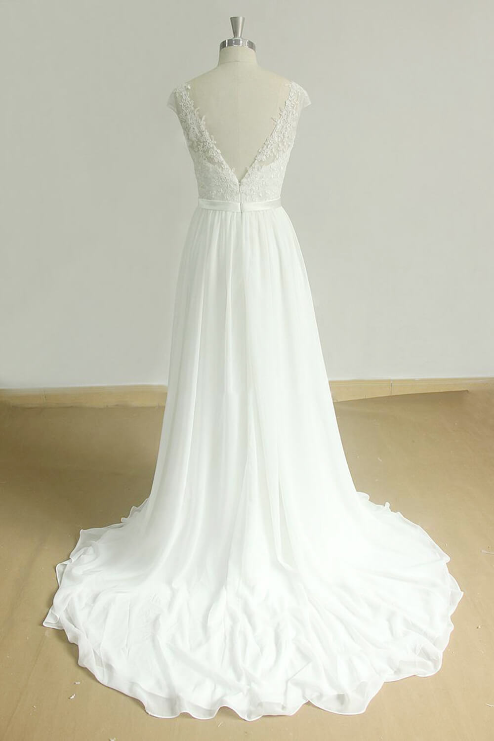 Stylish White Chiffon Lace Wedding Dresses Jewel Sleeveless Bridal Gowns On Sale