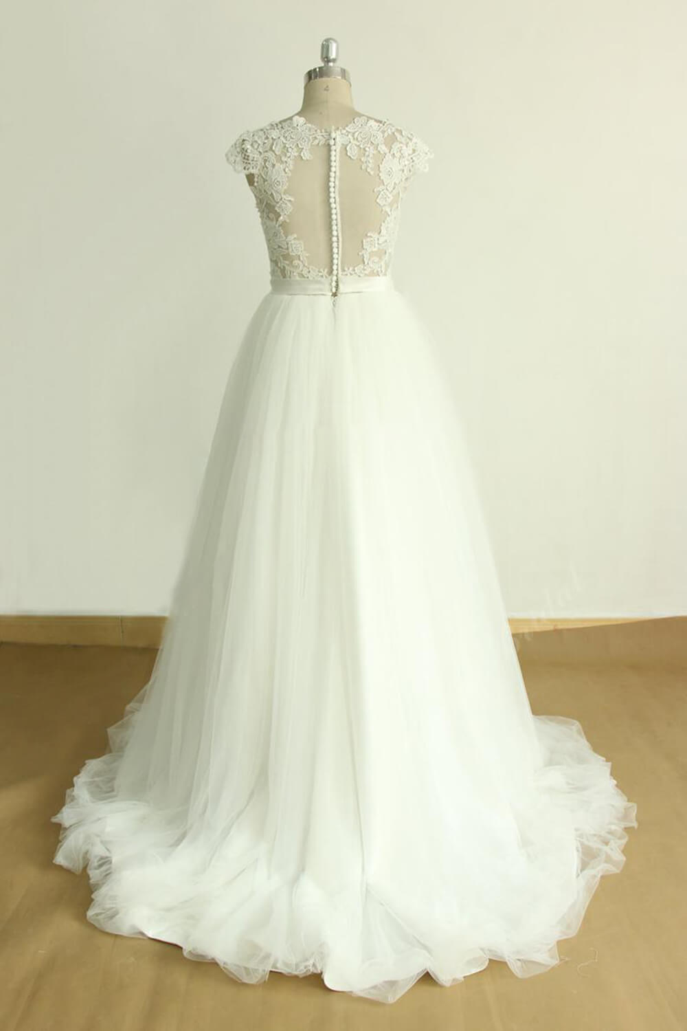 Stylish White Tulle Lace Wedding Dress Appliques A-line Ruffles Bridal Gowns On Sale