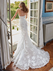 Sweetheart Mermaid Wedding Dress With Lace Appliques