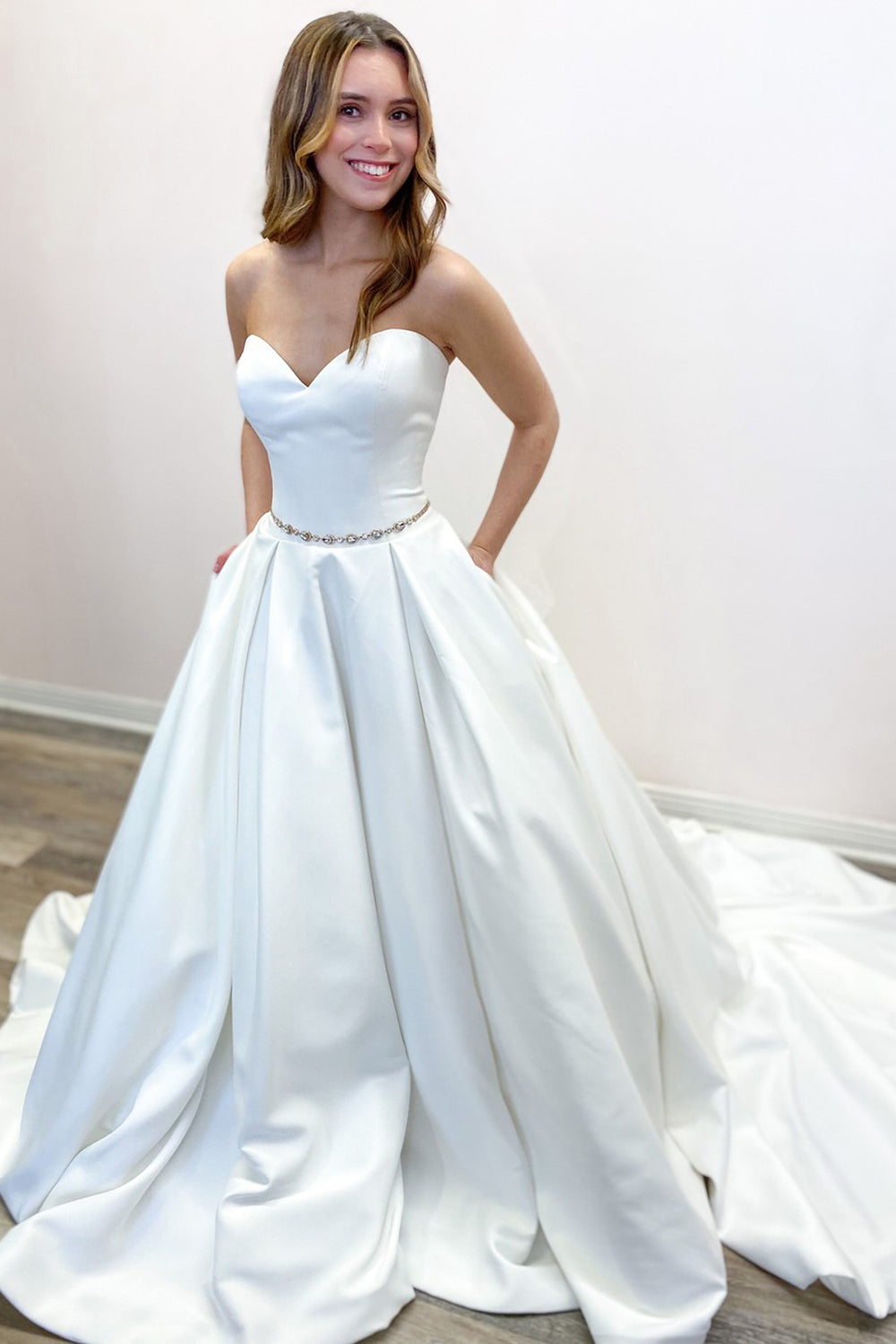 Sweetheart White Wedding Dress Satin Princess With Pockets