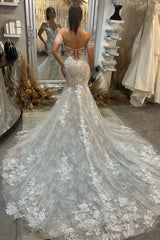 Beautiful Floor Length Off-The-Shoulder Sweetheart Sleeveless Lace Wedding Dress with Chapel Train