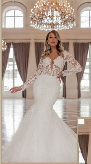 Contemporary Long Sleeves V-Neck Mermaid Bridal Dress with Chapel Train