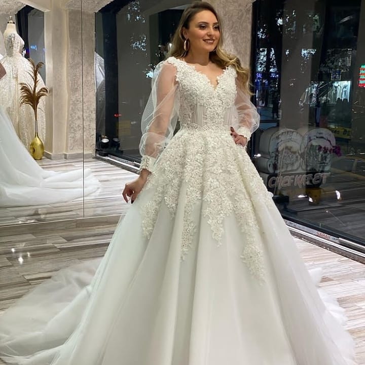 Tulle Long Sleeves Ball Gown Wedding Dress With Lace Appliques