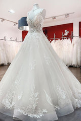 Tulle Spaghetti Straps V Neck Lace Ruffles Ivory Wedding Dresses