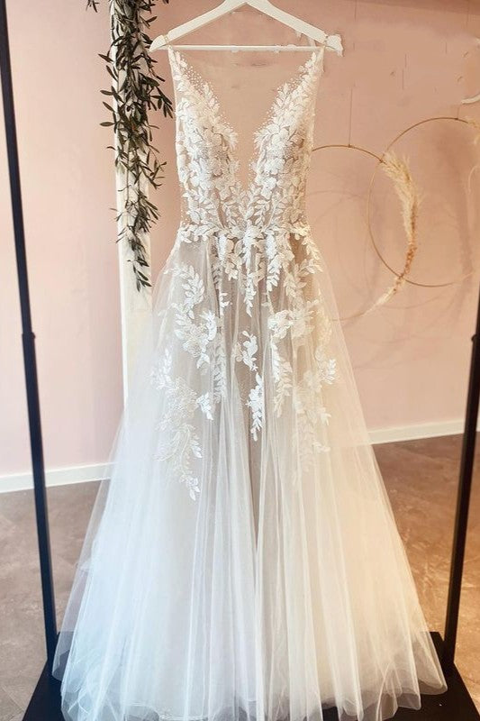 Tulle Wedding Dress V-Neck Sleeveless With Appliques