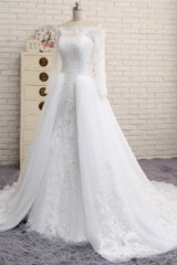 Unique Bateau Longsleeves A-line Wedding Dresses With Appliques White Tulle Bridal Gowns On Sale