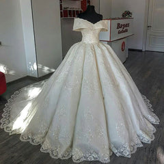 Unique Off-the-shoulder A-line Lace Wedding Dresses Satin Ruffles Bridal Gowns With Appliques Online