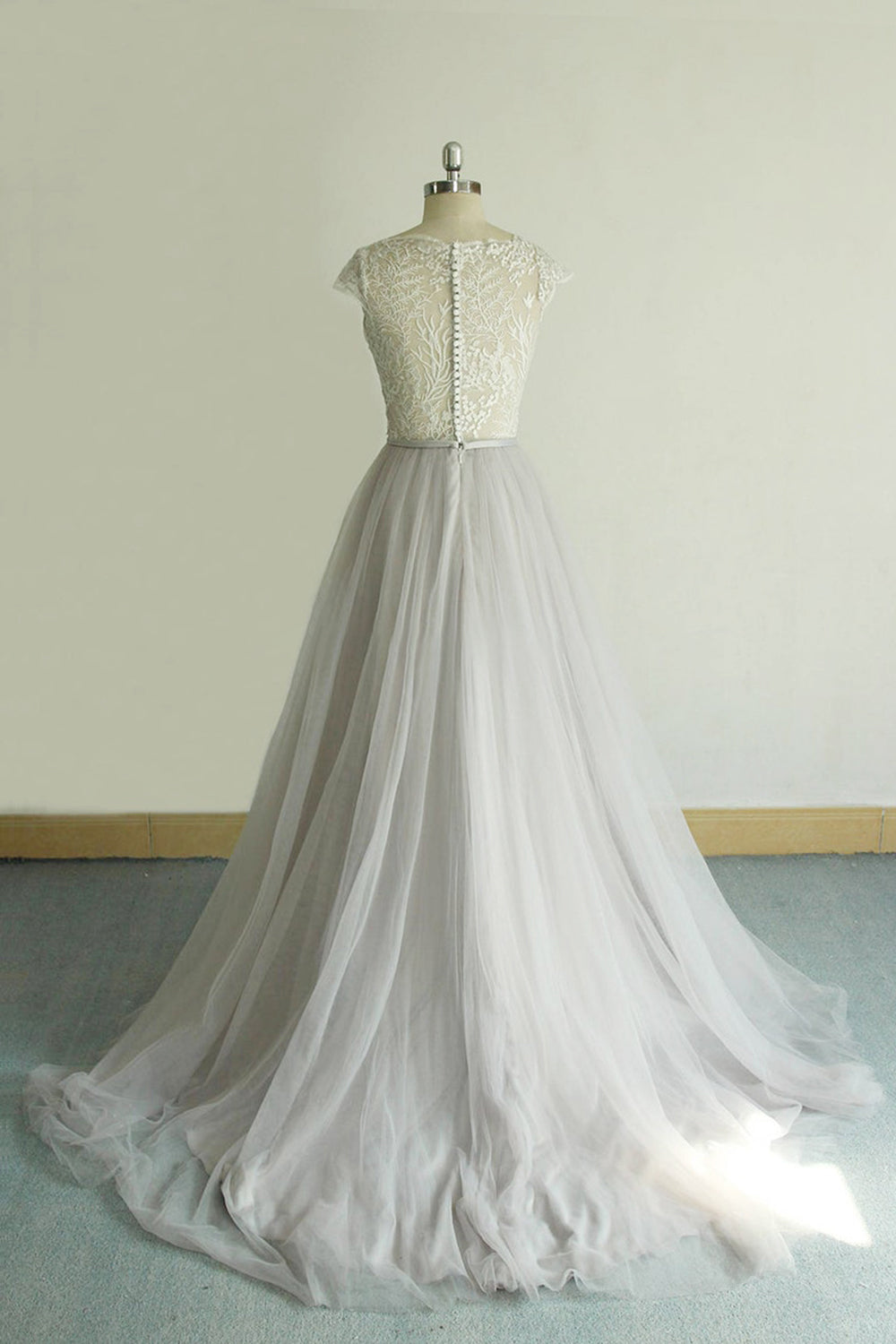 Unique V-neck Appliques Tulle Wedding Dress Ruffles Shortsleeves A-line Bridal Gowns On Sale