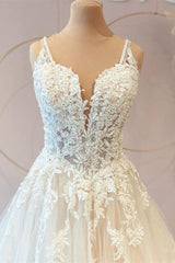 V-Neck Bridal Dress Sleeveless Tulle With Lace Appliques