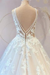 V-Neck Bridal Dress Sleeveless Tulle With Lace Appliques