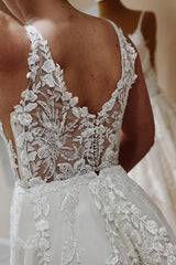 V-Neck Sleeveless A-Line Wedding Dress Lace Appliques With Beads