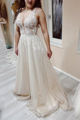 V-Neck Sleeveless A-Line Wedding Dress Lace Appliques With Beads